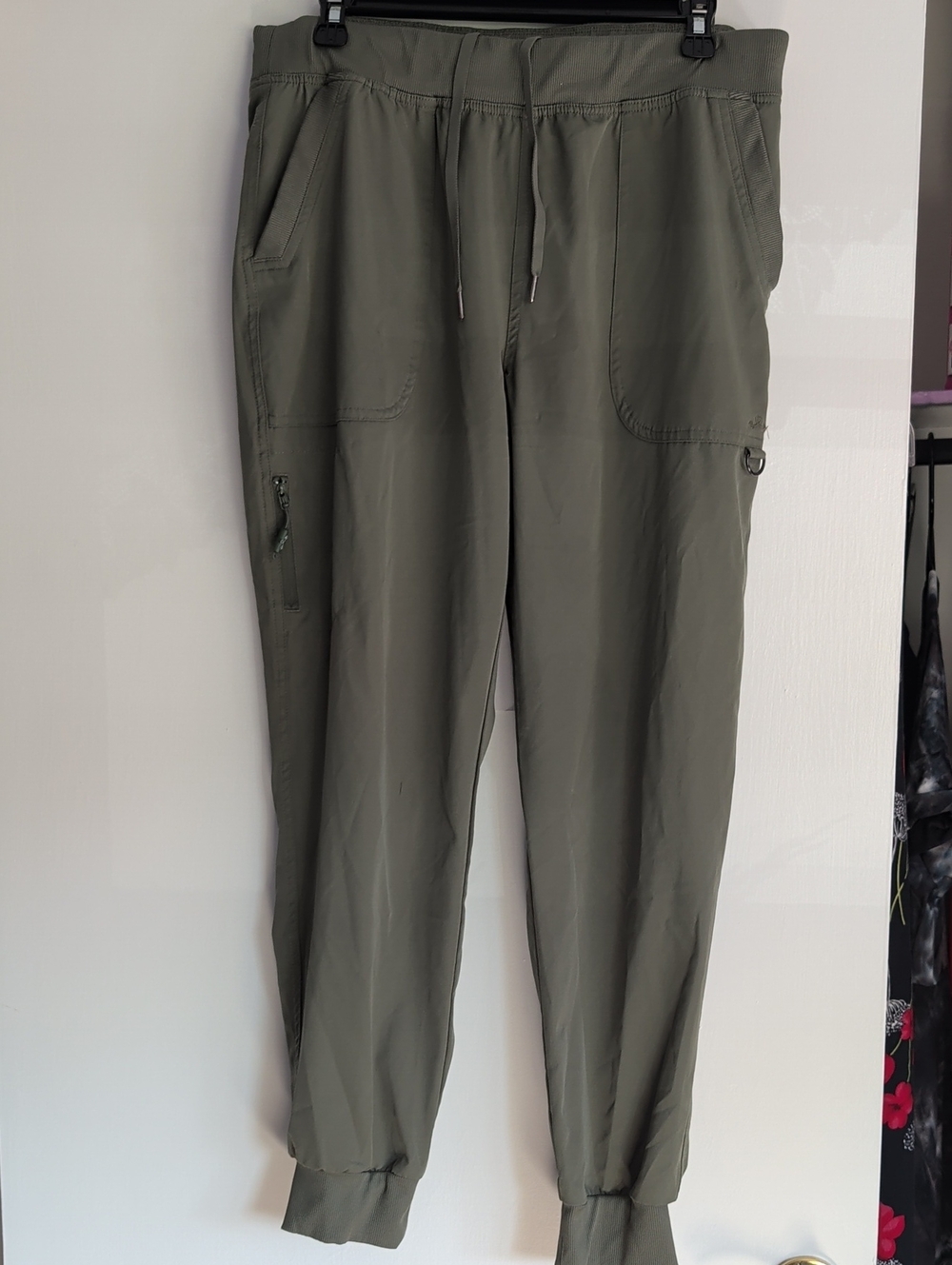 Women's L Olive Colored Jogger Pants/ Scrub Pants